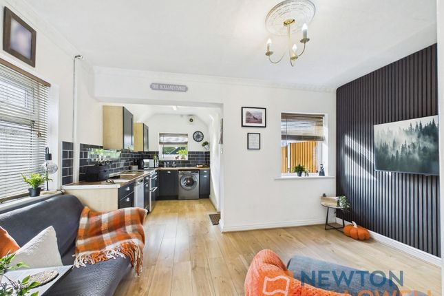 25 King Charles Avenue, Walsall photo 3