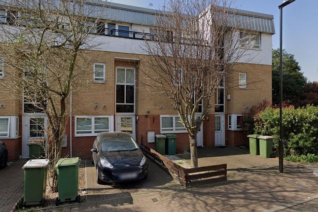 Thumbnail Terraced house to rent in Elderberry Way, London