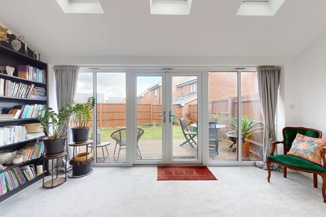 11, Marlowe Close, Gravesend photo 4