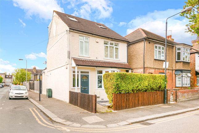 Flat for sale in Northbank Road, Walthamstow, London