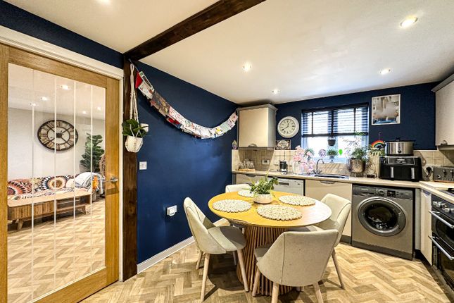 12 Marshall Court, Station Road, Somerset photo 4