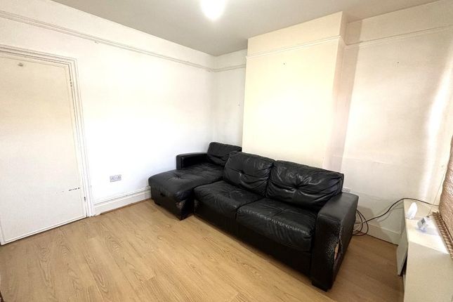 65, Oak Road, Luton photo 3