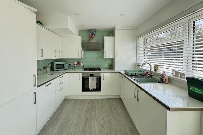 14, Harvey Close, Isle of Wight photo 2