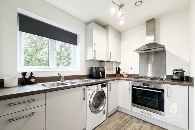 45 Hurley Drive, Bracknell, Berkshire photo 4