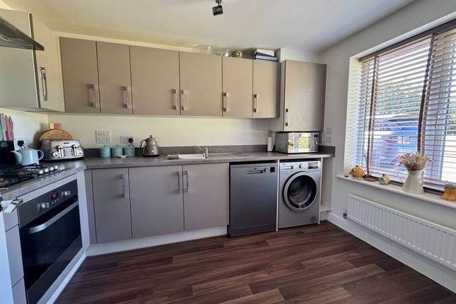 14, Odette Close, Ashford photo 2
