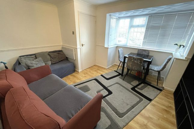 27, Rolvenden Grove, Milton Keynes photo 3