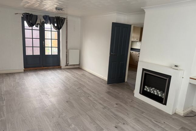 2, Floyd Road, Bury St. Edmunds photo 3