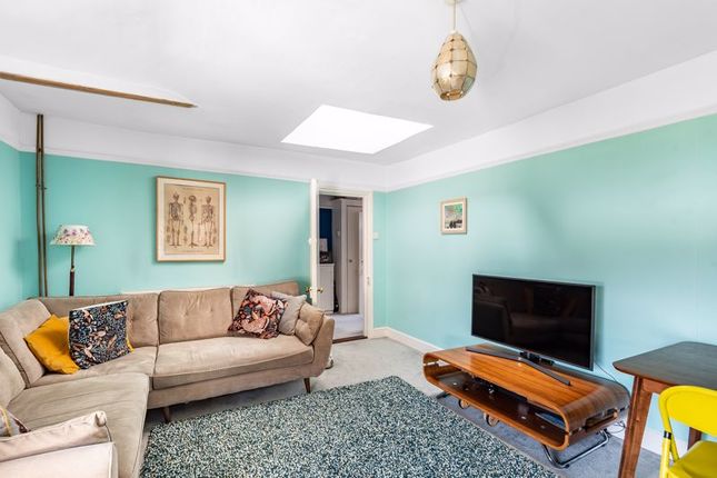 2-bed flat on Flat 3, 40 Broxholm Road, London, £425,000
