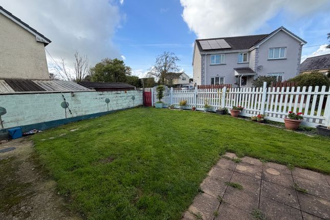 1 Clos Pwll Dwr, Llanfihangel-Ar-Arth, Pencader photo 2