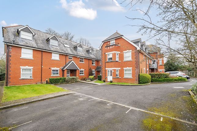 Flat for sale in Junction Road, Andover