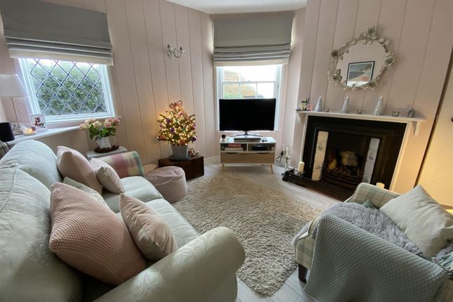 15, Woods Passage, Hastings photo 3