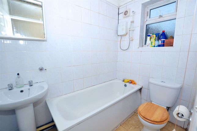 Studio for sale in Wellington Road South, Hounslow