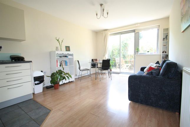 Thumbnail Flat to rent in The Cubix Apartments, Violet Road, Bow