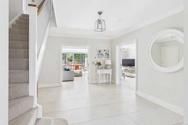 18, Redwood Place, Buckinghamshire photo 2