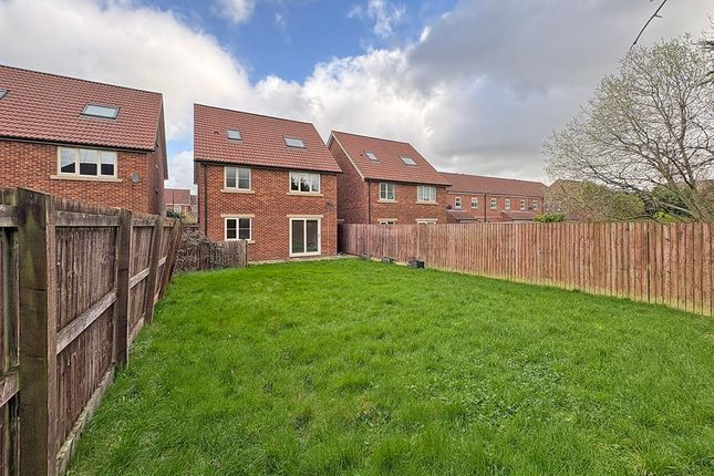 23, Redfearn Mews, Harrogate photo 3