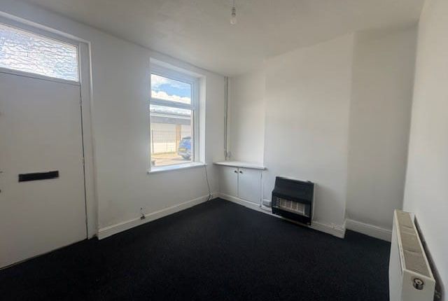 28, Rylands Street, Burnley photo 2