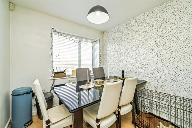 15, Sunflower Close, Wirral photo 4