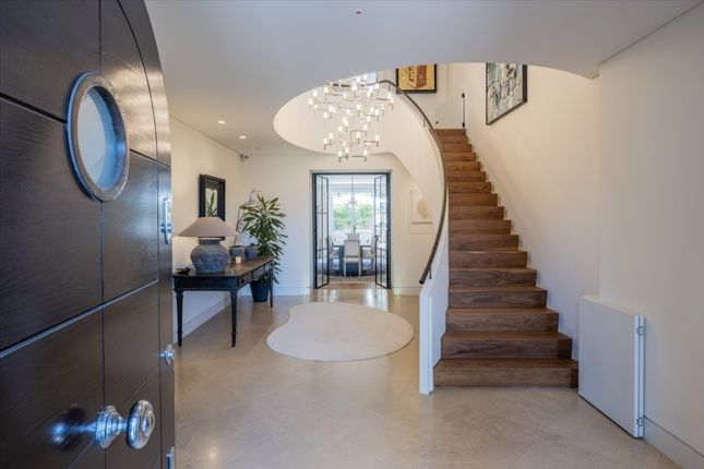 2 Telegraph Hill, Platts Lane, London photo 2
