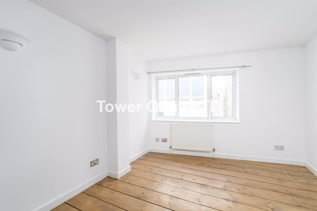 11, memel street, old street photo 5