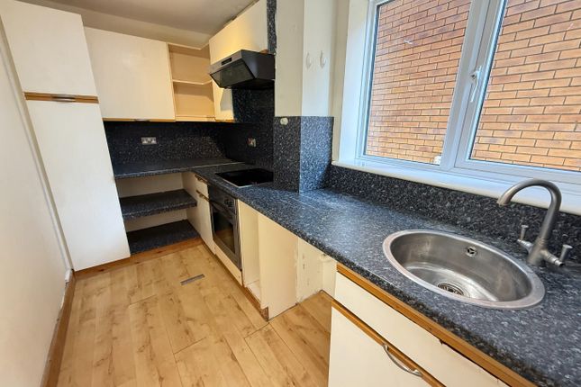 12 Waterside, Edlesborough, Buckinghamshire photo 3