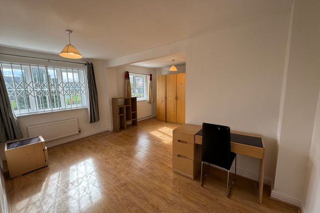 Detached house to rent in New Meeting Street, Oldbury