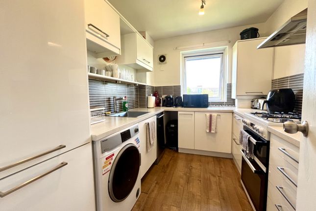 Flat 21, Reeves Court, Salford photo 4