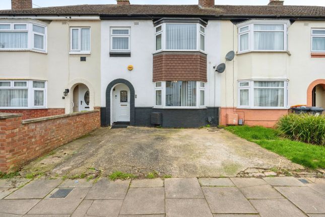 Terraced house for sale in Broad Avenue, Bedford, Bedfordshire