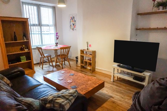 Thumbnail Terraced house to rent in Dickenson Road, Manchester