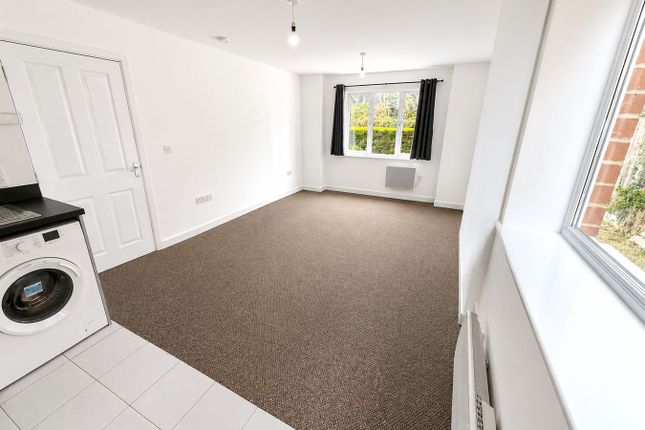 1, Dudley Place, Staines-upon-Thames photo 2