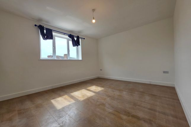 Flat 7, Bilston photo 5