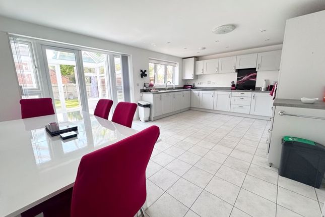 18, Shute Close, Hayling Island photo 3