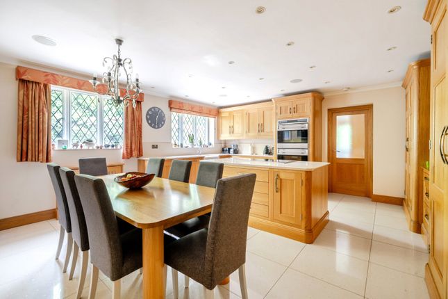 Lantern Cottage,, Fairoak Lane, Oxshott photo 4