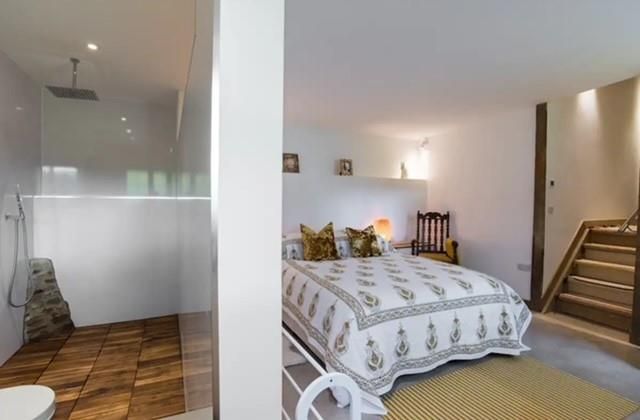 Master Ensuite.Jpg