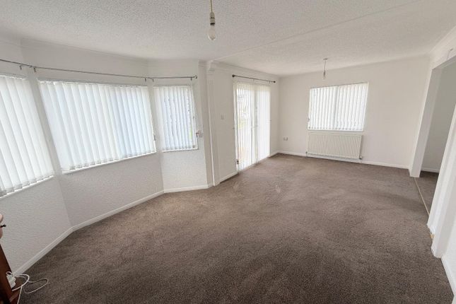44, Seaview Park Homes, Hartlepool photo 3