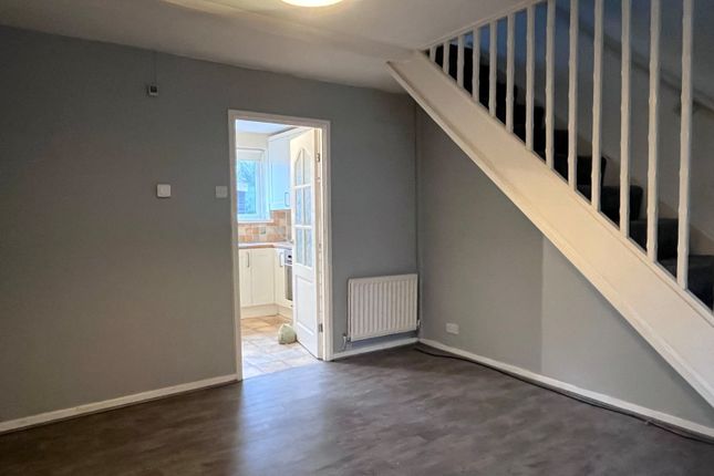 32, Stuart Court, Newcastle Upon Tyne photo 2
