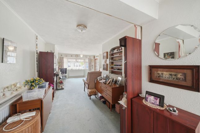 90 Kings Drive, Leicester photo 4