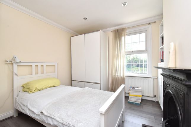 End terrace house for sale in Widmore Road, Bromley