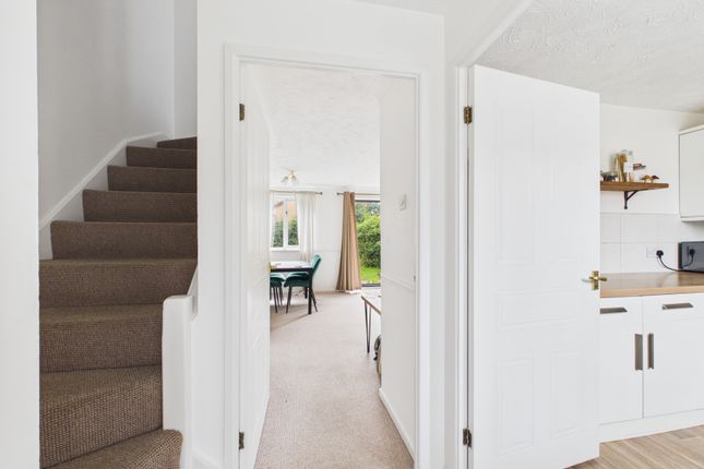 40, Tallis Lane, Milton Keynes photo 3