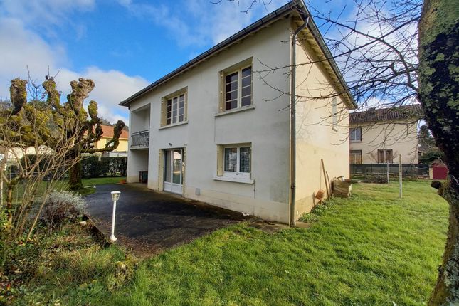 Villa for sale in Lalinde, Aquitaine, 24150, France