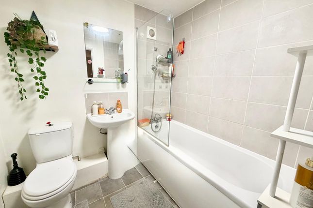 3 ,Kings Mews, Coronation Road, Ramsgate photo 5