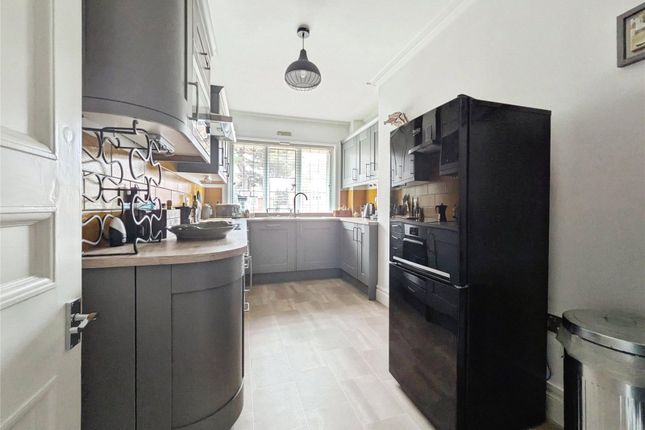 Flat 18, Grange Court,, Cliff Avenue, Norfolk photo 4