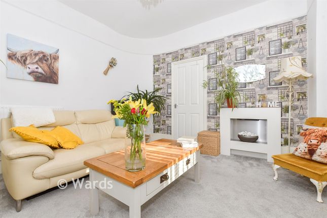33, Clarendon Road, Dover photo 4