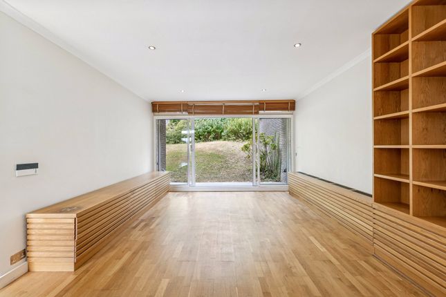 6 Falcon Lodge,, Oakhill Park, London photo 4
