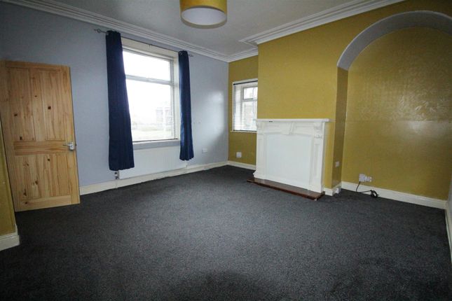 23, Worthing Head Road, Bradford photo 2