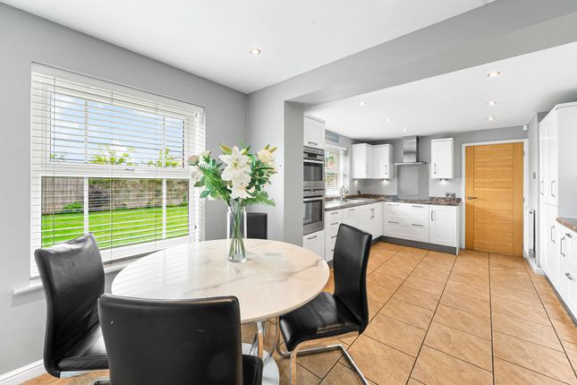 24 Long Crag View, Harrogate photo 4