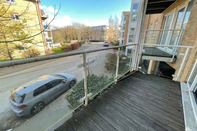 49, Foxglove Way, Luton photo 4