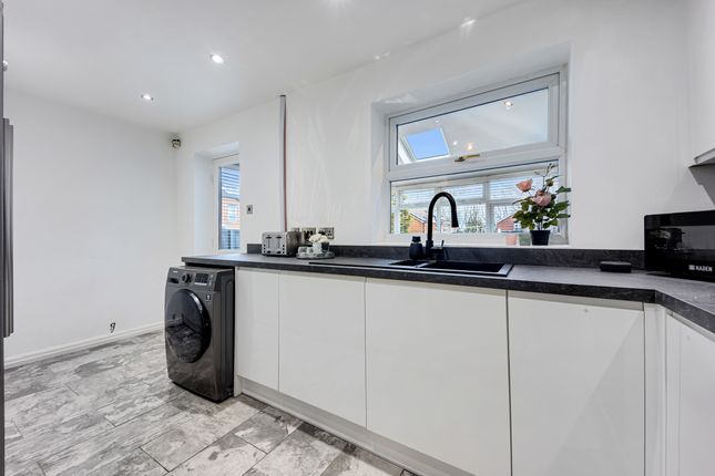 9, Pitcombe Close, Bolton, Greater Manchester photo 4