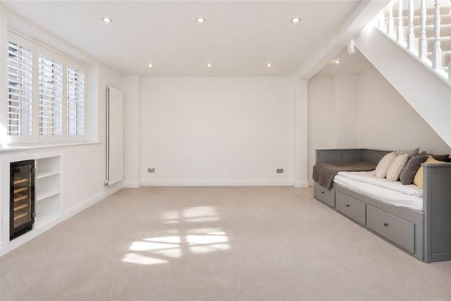 2A,, Joubert Mansions, London photo 3