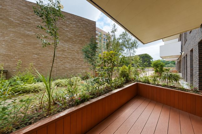 Flat 123, 27 Chandlers Avenue, London photo 5