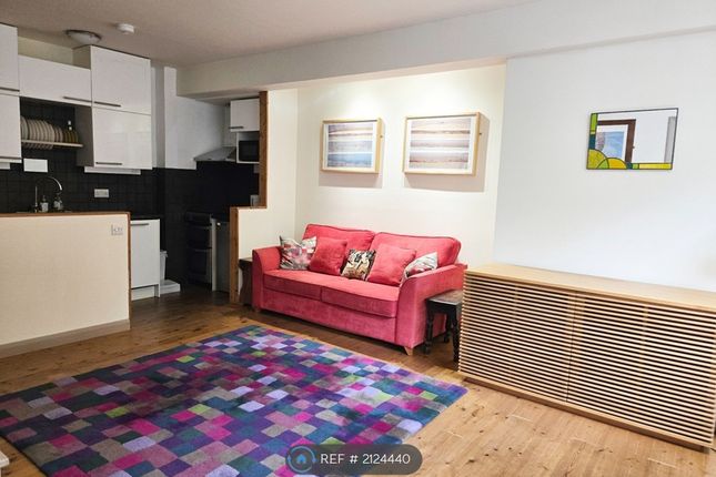 Trinity Court, Grays Inn Road, London photo 3